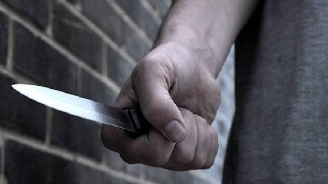 Un tânăr de 22 de ani şi-a înjunghiat tatăl cu un cuţit de bucătărie. Foto: publika.md