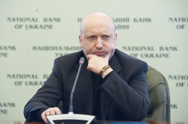 Александр Турчинов подчеркивает, что захват зданий парламента и правительства Автономной Республики Крым будет расцениваться как “преступление против Украинского государства”.