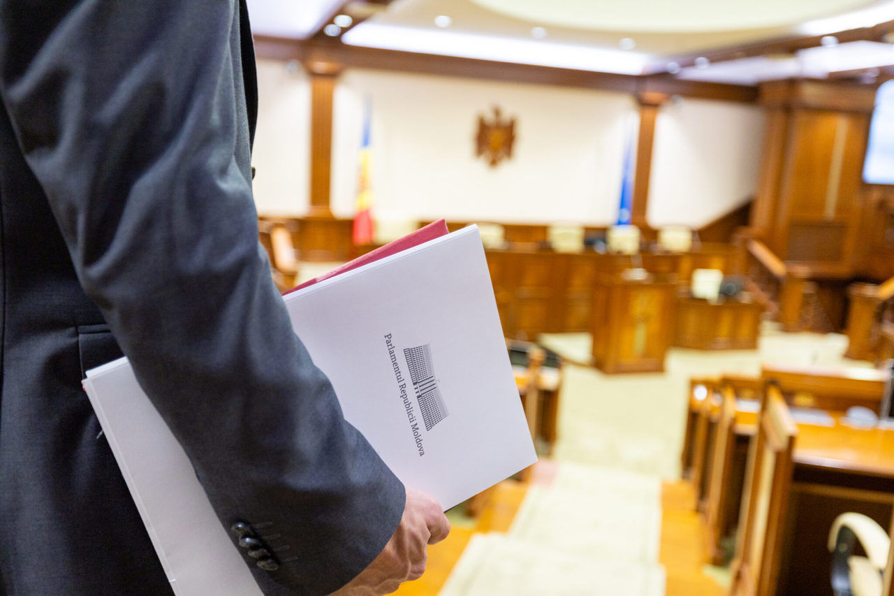 Parlamentul Republicii Moldova a acceptat demisia a opt deputați.