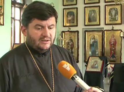 Cвященник, Виктор Лукин.