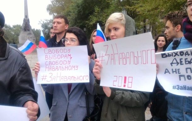 Уже 2 октября Симоновский районный суд Москвы арестовал российского оппозиционера Алексея Навального на 20 суток.