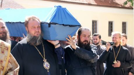 Lucrurile găsite în sicriul Mitropolitului Gavriil Bănulescu-Bodoni. Foto: stirilocale.md