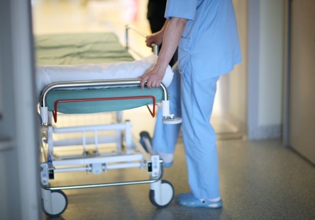 39-летнего мужчину два месяца назад укусила собственная собака.