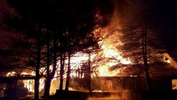 Incendiu criminal la o grădiniță: 5 copii şi o educatoare, arşi de vii. Foto: realitatea.net