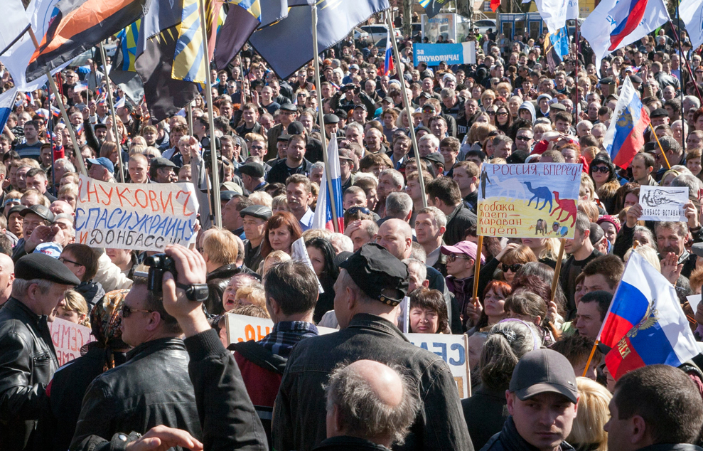 Объединенная народная армия выдвинула ультиматум новым нелегитимным властям на воскресном митинге.  Фото: smi2.ru