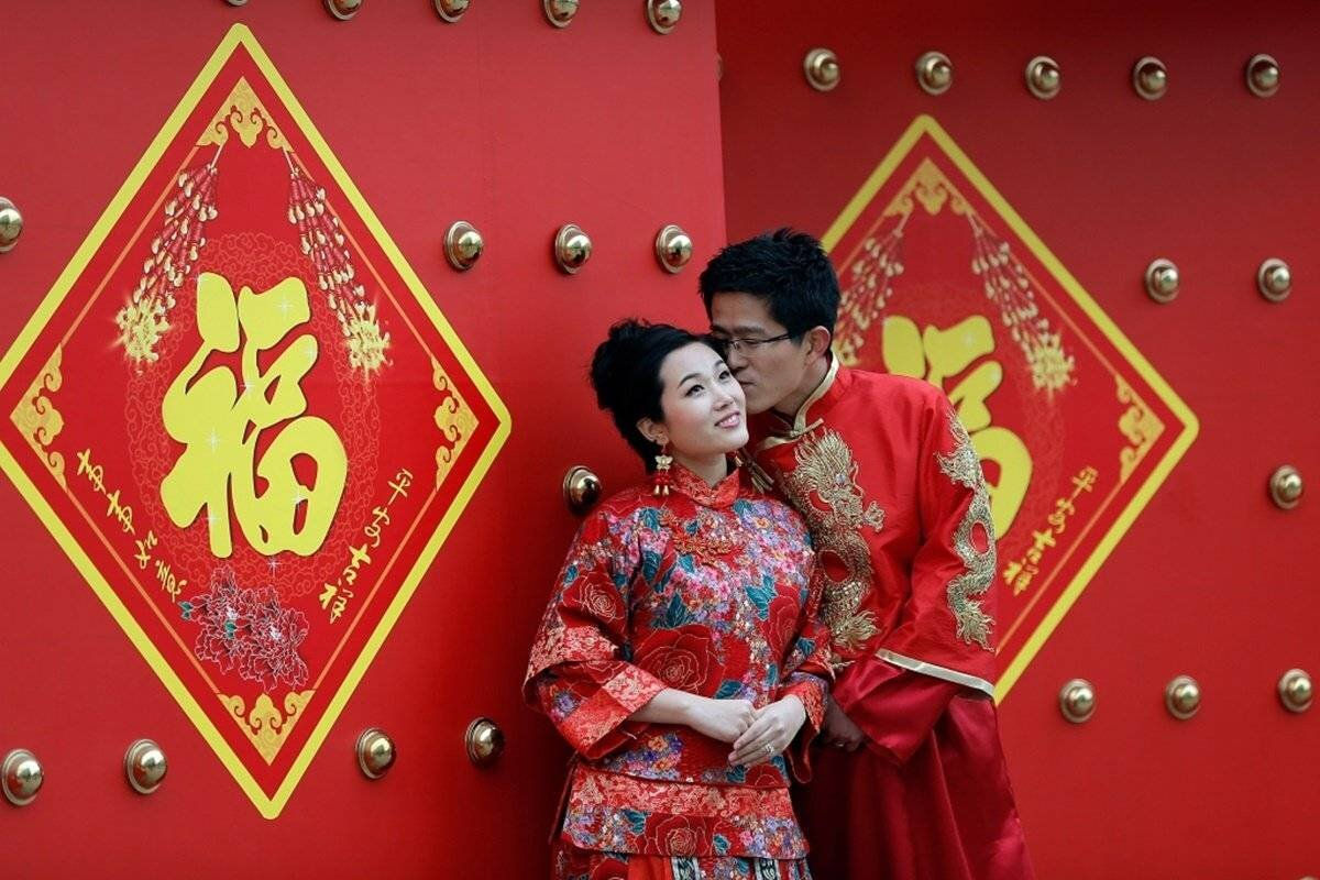 China modifică regulile de înregistrare a căsătoriilor pentru a crește numărul acestora.
