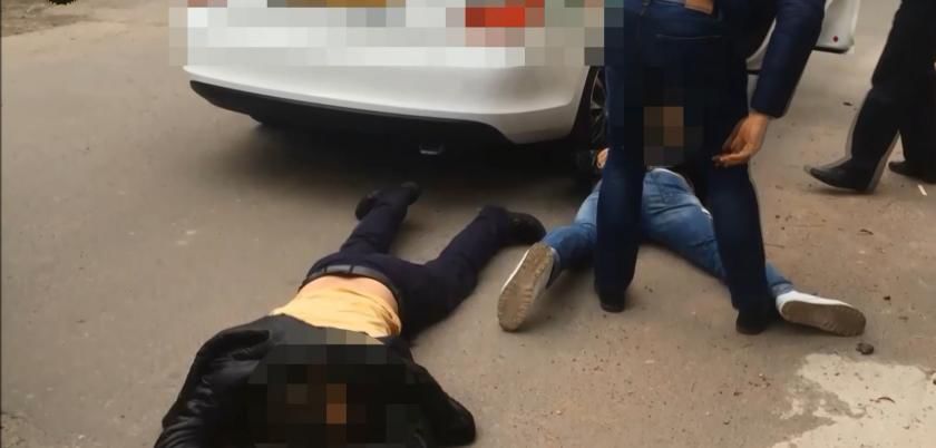 Un tânăr din Sângerei, specializat în confecționarea drogurilor și furturi din locuințe, a fost reținut.