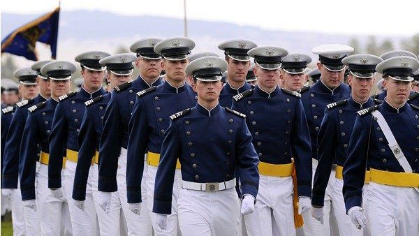 Молодежь из Молдовы может отправиться на учебу в академию ВВС США.