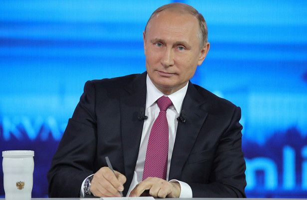 Ежегодная прямая линия с президентом России Владимиром Путиным началась в четверг.