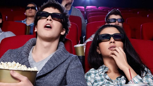 До сих пор фильмы в кинотеатрах Patria показывали с русской озвучкой, но на протяжении полугода в прокате были и фильмы на языке оригинала с субтитрами на румынском.