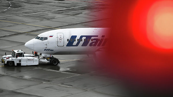 Пассажирский Boeing экстренно сел во Внуково после проблем с шасси.