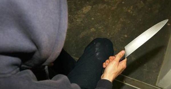 В Дрокии грабитель угрожал продавщице ножом и требовал алкоголь и корм для собаки.