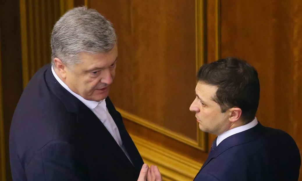 Порошенко потребовал продлить санкции против российских соцсетей.