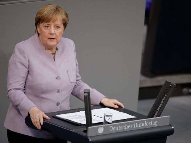 Angela Merkel a avertizat că Marea Britanie va plăti scump dacă limitează numărul emigranţilor pe care îi primeşte. 