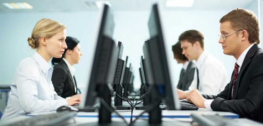 Funcţionarii publici din Singapore nu vor mai avea acces la Internet la serviciu. Foto: openvision.ro