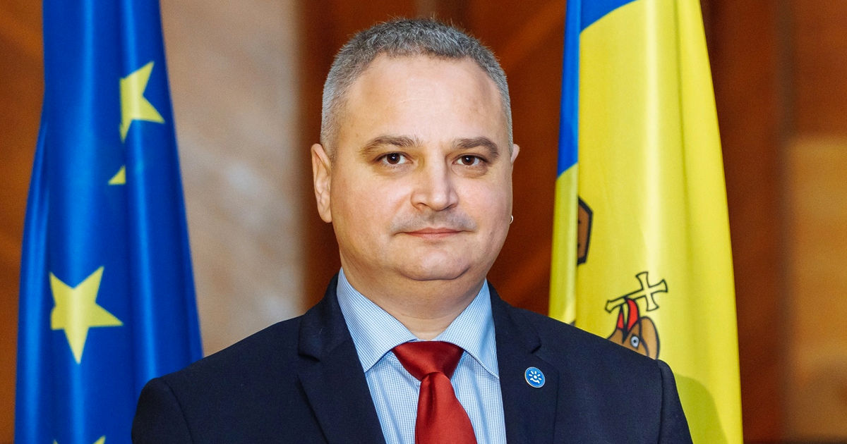 Корой о падении ворот на мальчика: Нет норм по обустройству футбольных полей.