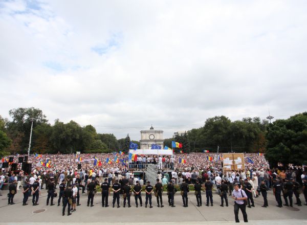 Trei luni de protest au costat Bugetul de stat circa 10 milioane de lei. Foto: protv.md