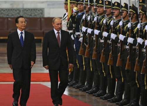 Între timp, interesul Chinei în cooperarea militară este, de asemenea, prezent în relațiile dintre Beijing și Kiev.