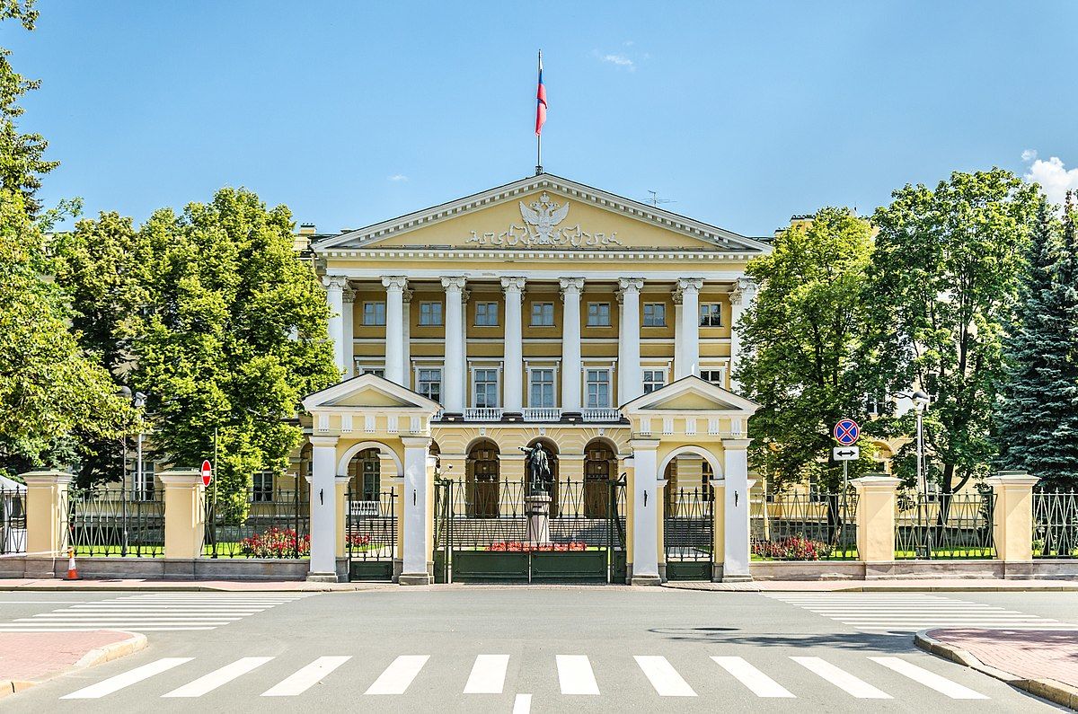 В Смольном состоялась встреча губернатора Санкт-Петербурга Георгия Полтавченко с башканом АТО Гагаузия Республики Молдова Ириной Влах.