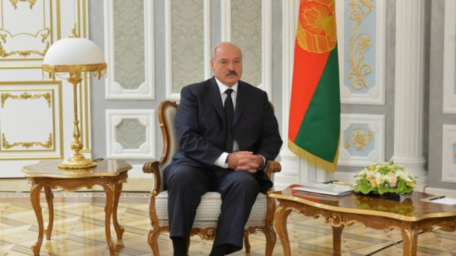В декларации о доходах, предоставленной в ЦИК Александром Лукашенко, обозначена только его президентская зарплата.