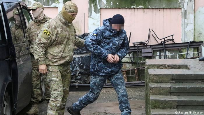 Один из задержанных украинских моряков отказался от показаний.
