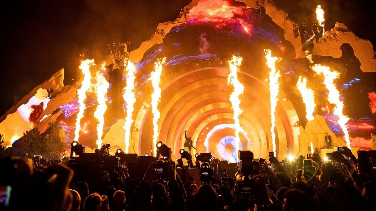 Иски подали против рэперов Тревиса Скотта и Дрейка, а также против Live Nation Entertainment Inc.