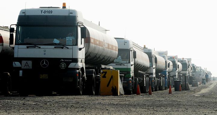 Armata rusă a acuzat sâmbătă Statele Unite că „ascunde” traficul de petrol spre Turcia din zonele controlate de organizația Statul Islamic în Siria.