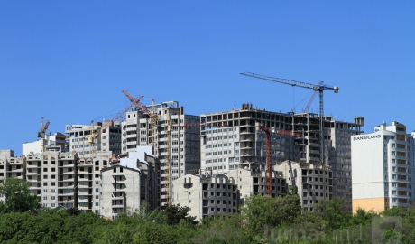 În schimb, cele mai scumpe erau în centrul capitalei - 810 euro pe metru pătrat.