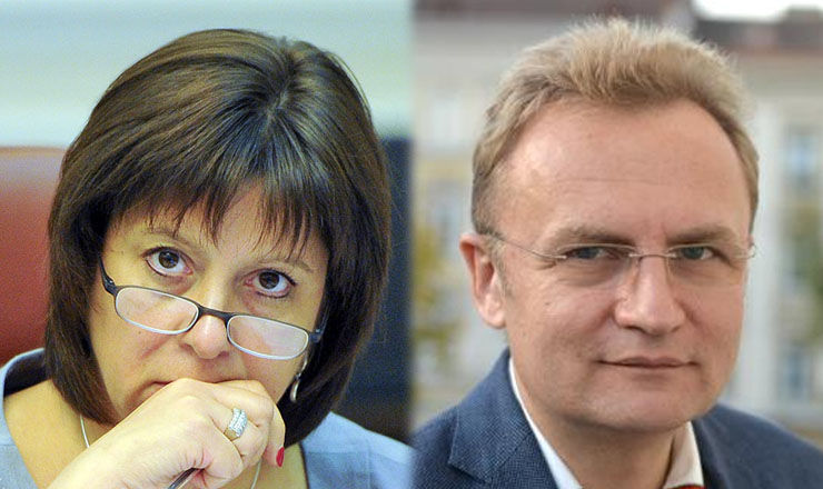 Președintele Ucrainei Petro Poroșenko insistă pe demisia premierului Arseni Iațeniuk, el nominalizând doi candidați care ar putea să preia șefia Executivului de la Kiev.