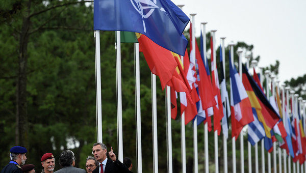 НАТО не брала юридических обязательств не расширятся на Восток. Фото: afp.com