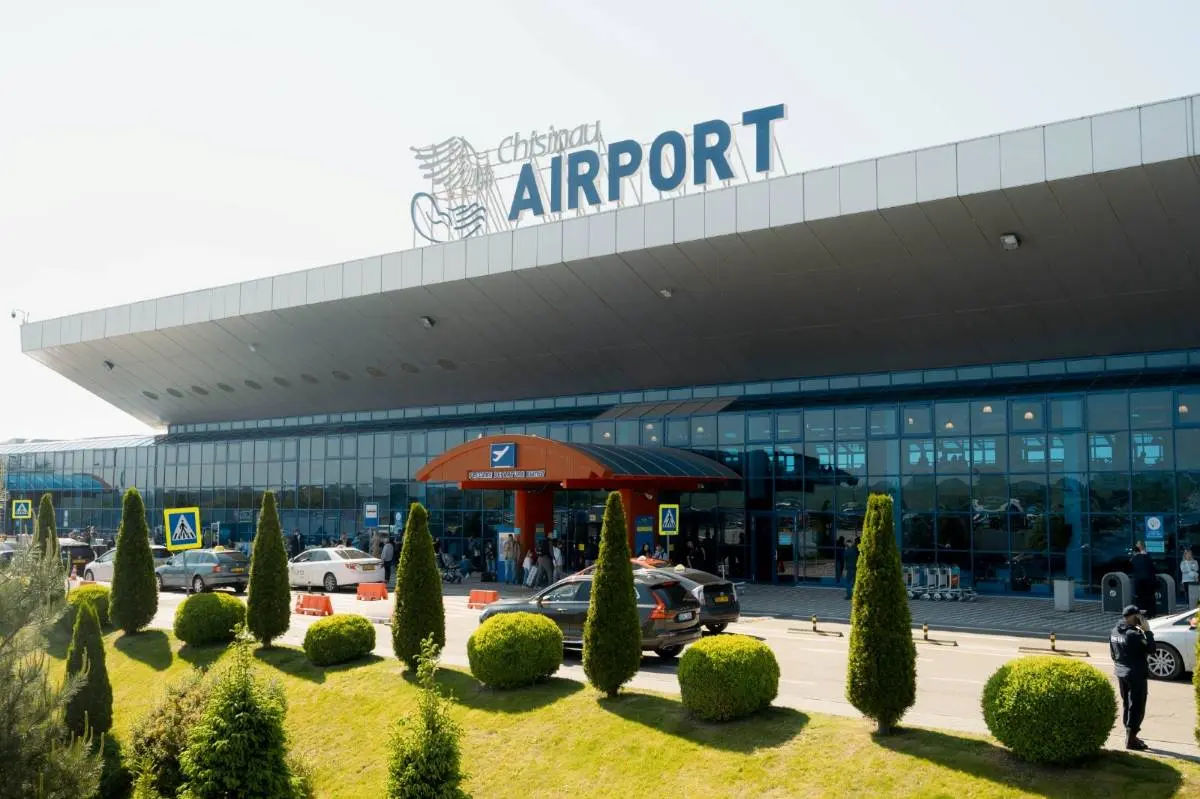 В аэропорту Кишинева зафиксирован повышенный пассажиропоток.