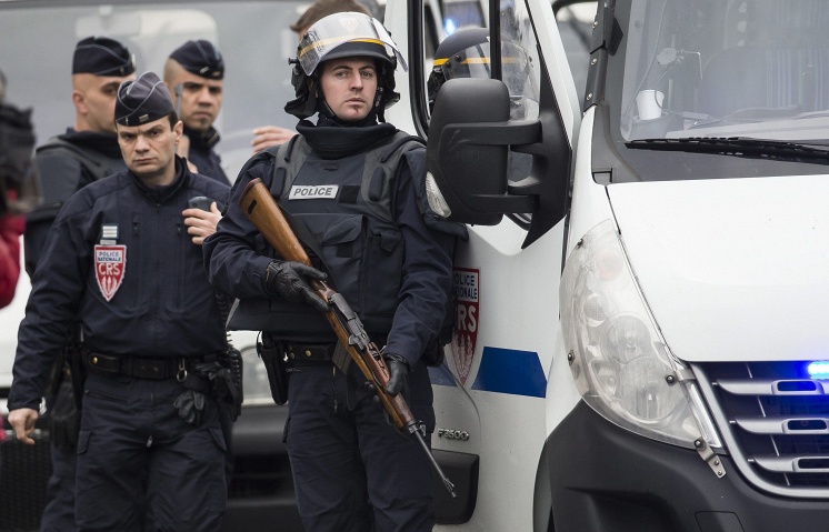 Полиция Франции готова к спецоперациям. Фото: AP