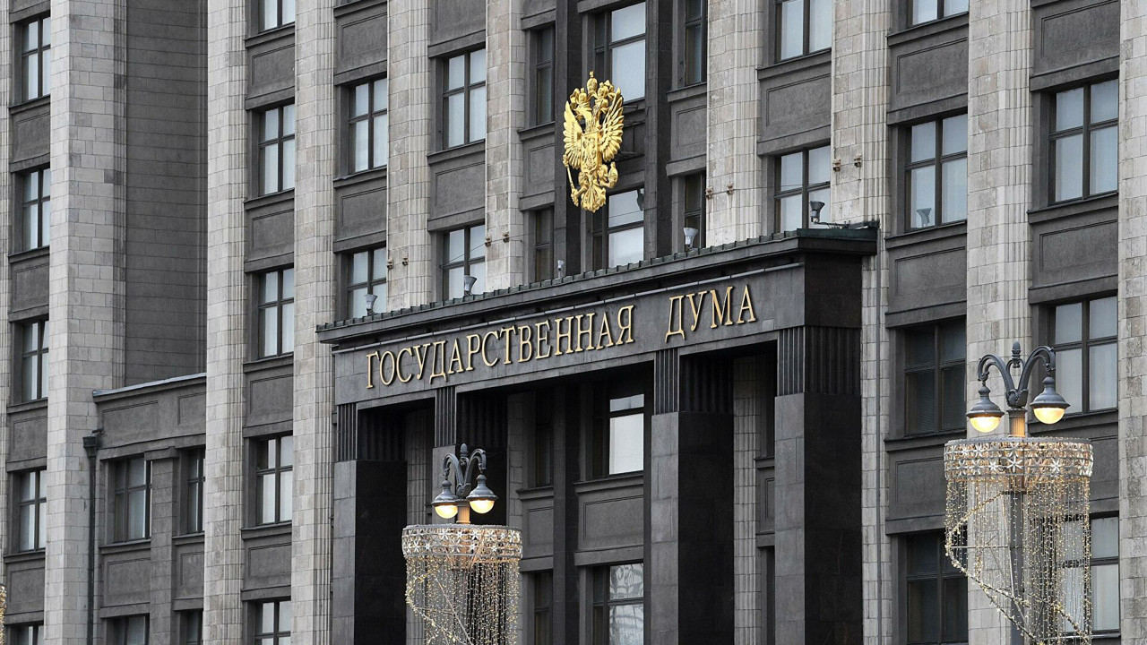 В Думе РФ подготовят закон об уголовной ответственности за соблюдение санкций внутри России.