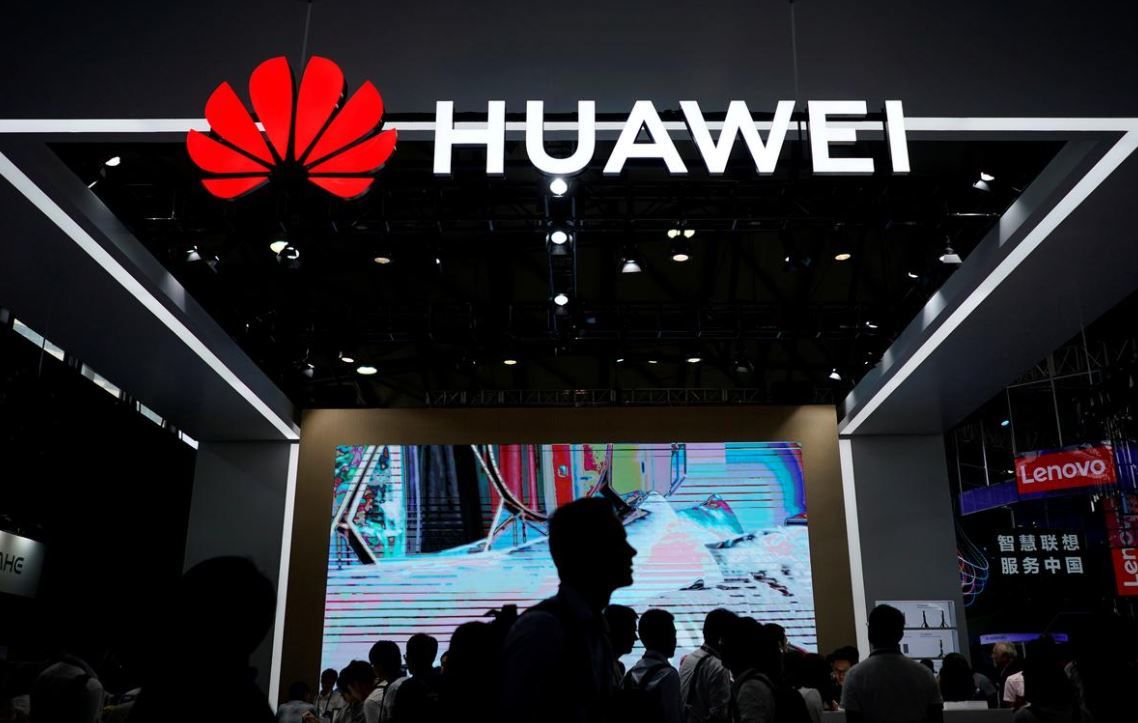 Компания Huawei в суде отвергла обвинения в нарушении санкций США в отношении Ирана.