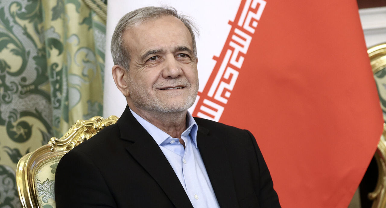 Сын президента Ирана Пезешкиана заявил о провале попыток покушения на него.