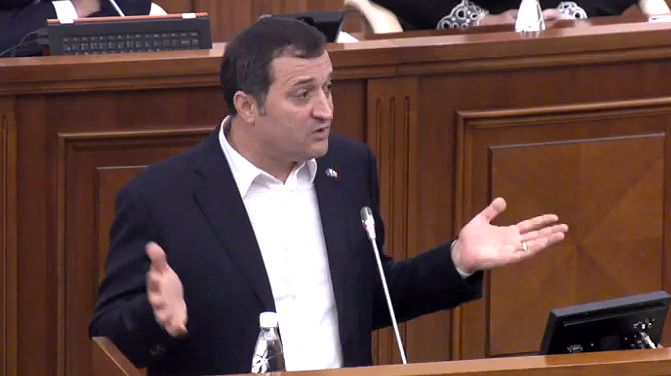 После ареста Филата правящий альянс, ядром которого является ЛДПМ, может развалиться.