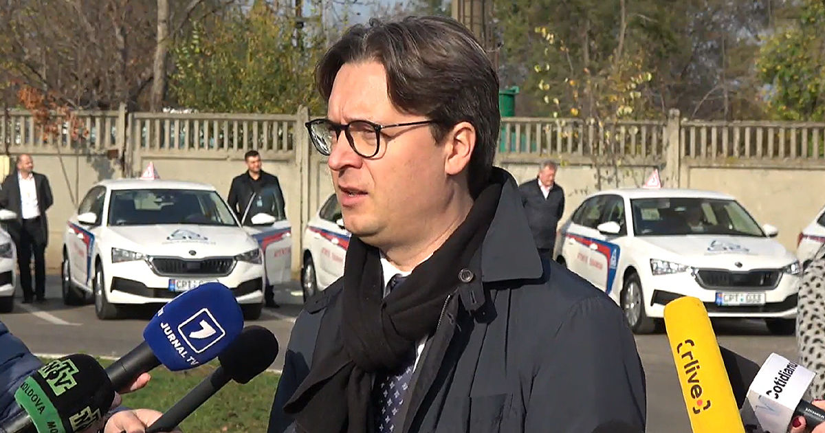 Глава АГУ: Срок ожидания для сдачи экзамена по вождению составляет 13-15 дней.