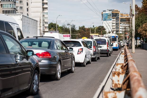 InfoTrafic 17:00: Harta ambuteiajelor din Capitală. Străzi de evitat