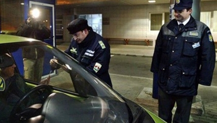 Молодой человек сознался, что права он купил за 120 евро у одного гражданина Молдовы.