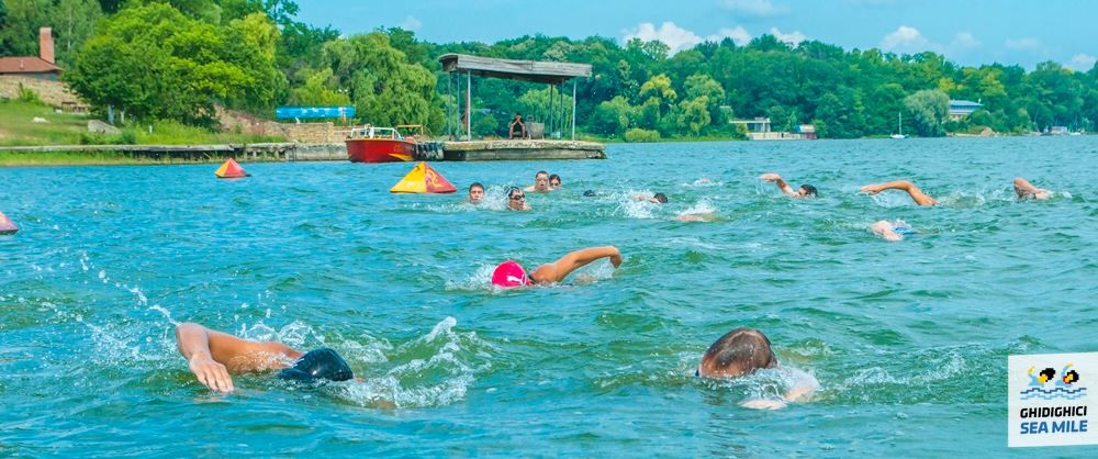 Sarcina participanţilor la Sea Mile este de a traversa în înot lacul Ghidighici.