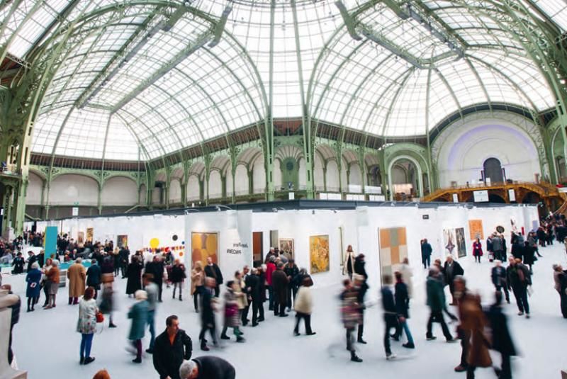 Bijuterii în valoare de 200.000 de euro, furate la un târg de artă din Paris.