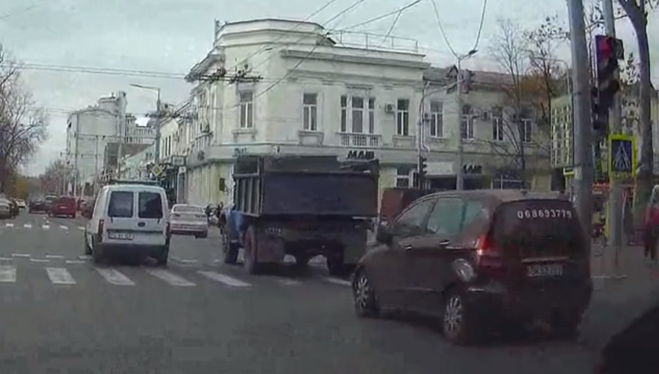 Efect de turmă. Cum au fost filmați unii șoferi în Capitală