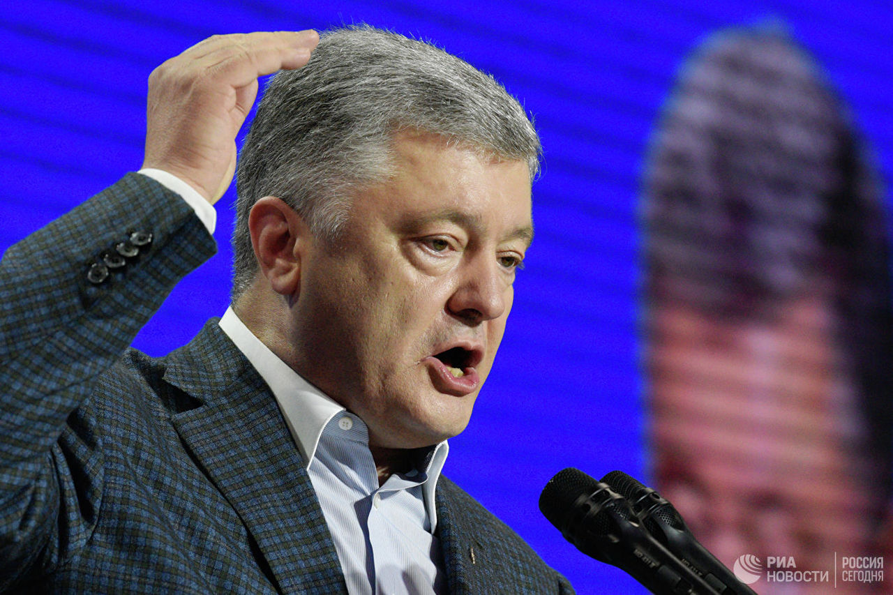 Вслед за ПАСЕ санкции с России могут снять и другие, считает Порошенко.