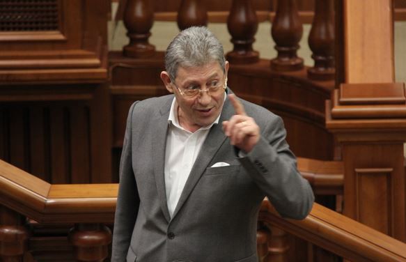 Partidul Liberal ar putea părăsi Alianța pentru Integrare Europeană 3, dacă nu va fi „ascultat” de către partenerii de coaliție, a declarat președintele Partidului Mihai Ghimpu.