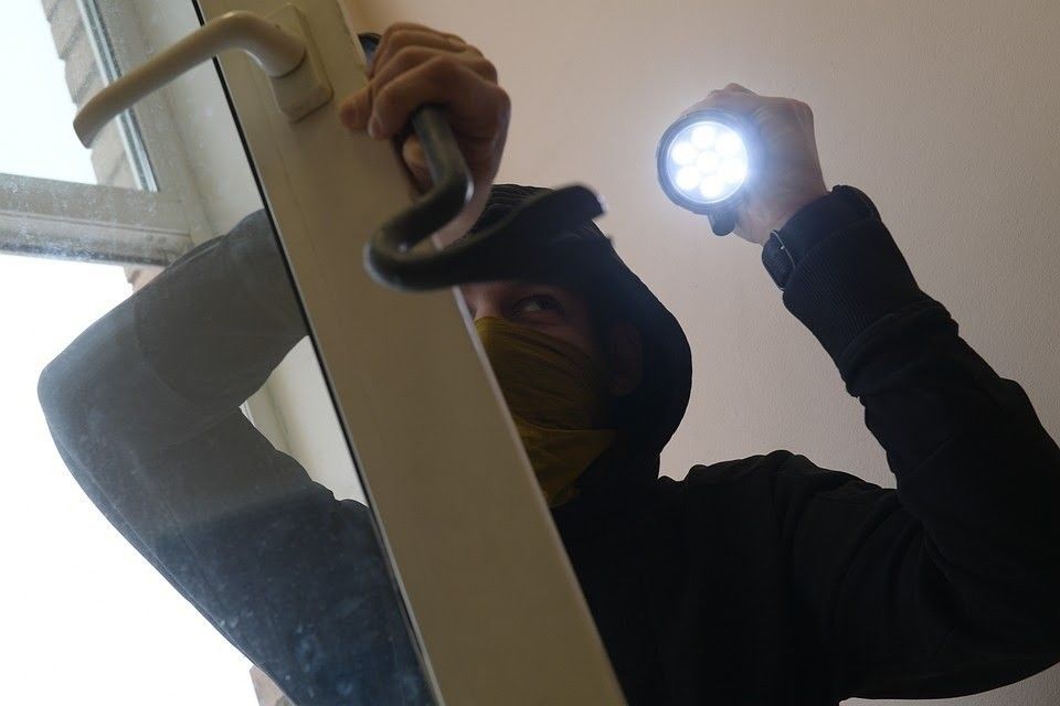 Житель Бричан обворовывал дома в Молдове и продавал украденное на Украине.