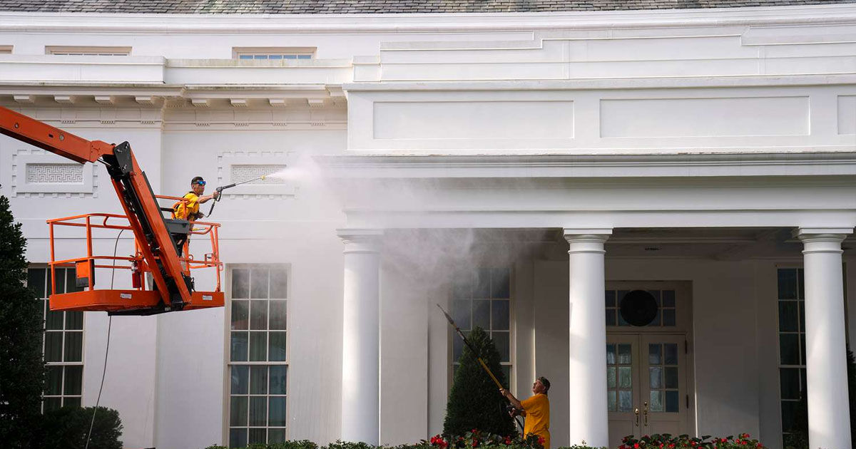 CNN a aflat ce companii plătesc pentru renovarea Casei Albe proiectată de Trump.