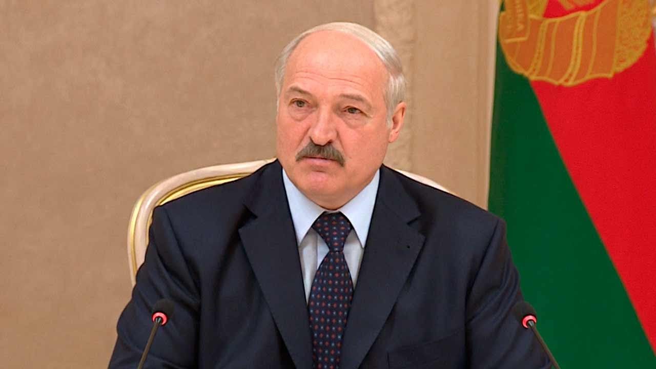 Лукашенко обсудил с Алиевым и Пашиняном ситуацию в Карабахе.
