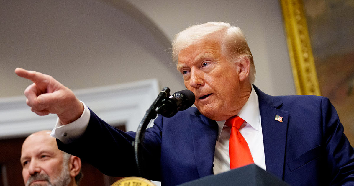 Дональд Трамп призвал уволить гендиректора Intel.