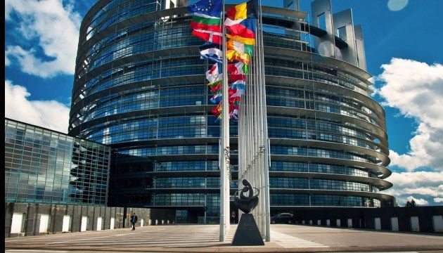Румын призывают проголосовать 26 мая за своих представителей в ЕП. В составе нового Парламента Бухарест получит 33 кресла, на одно больше, чем в нынешнем созыве.