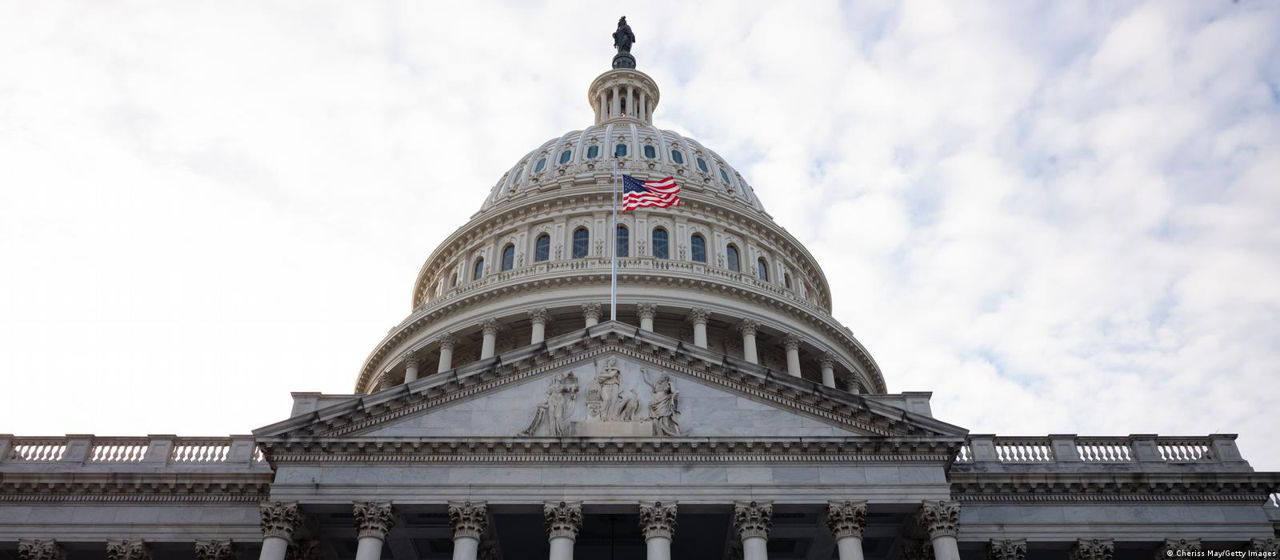Республиканцы получают небольшой перевес на выборах в Конгресс США.